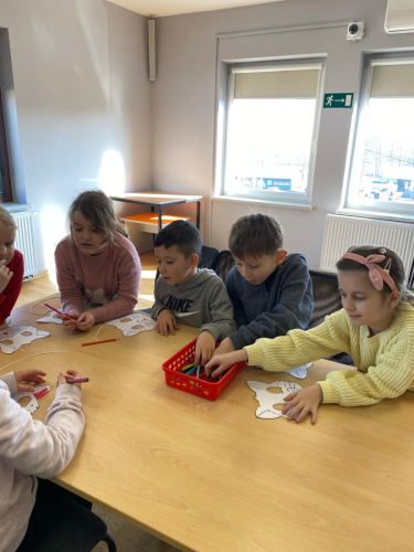 1b5241f3-9854-43c2-9698-cb3f152418e6