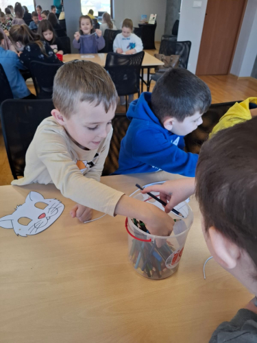 f7132a52-4d82-4d43-9495-2251a6945924